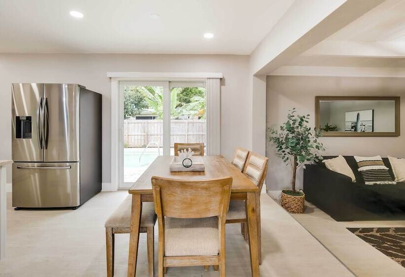 1 Mi To Pompano Beach: Home W/ Patio & Pool!