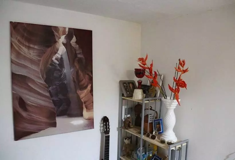اقامتگاه Comfortable 2 Bed House In London Zone 2