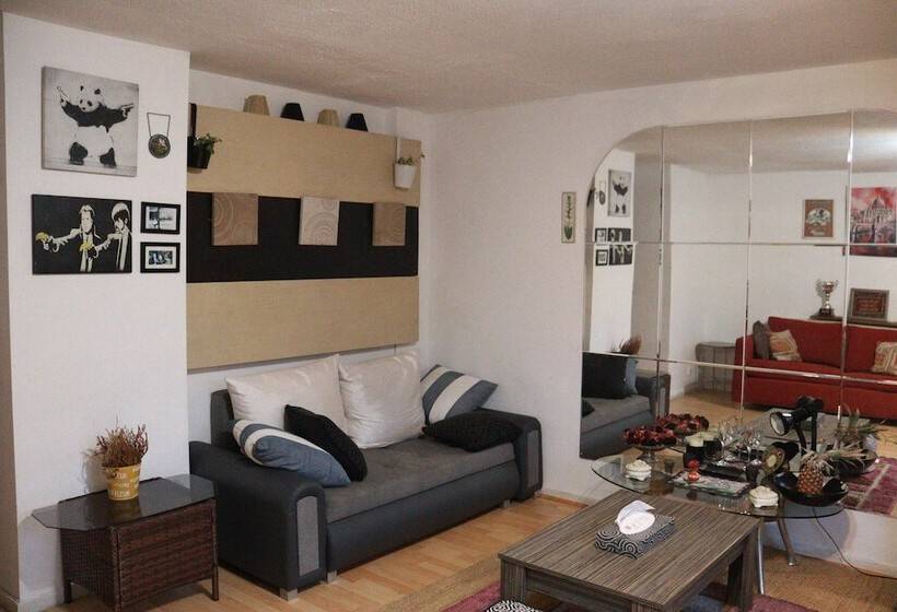 레지던스 Comfortable 2 Bed House In London Zone 2