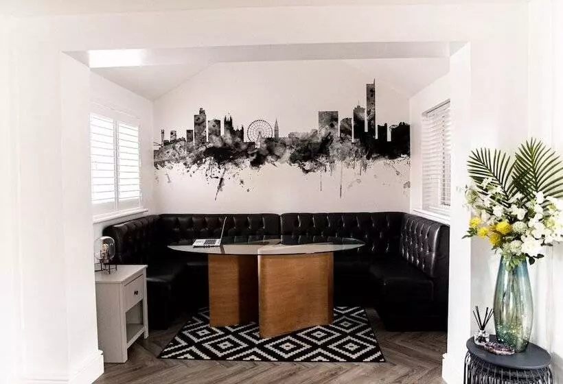 Residenssi Inviting 3 Bed House In Manchester