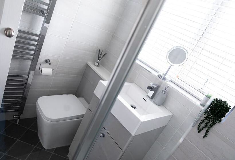 レジデンス Inviting 3 Bed House In Manchester