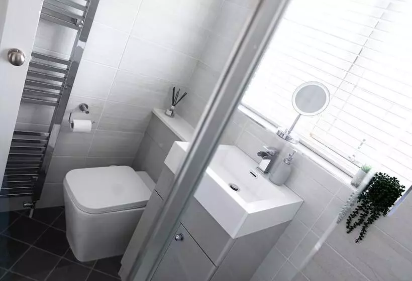 Residenssi Inviting 3 Bed House In Manchester