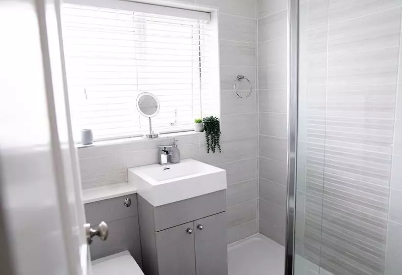 Residenssi Inviting 3 Bed House In Manchester