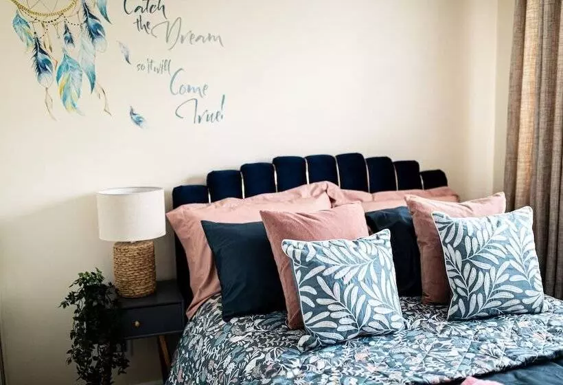 Residenssi Inviting 3 Bed House In Manchester