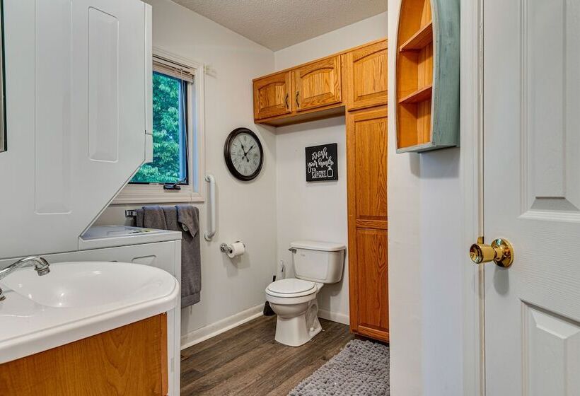 Riverfront Brookston Retreat W/ Deck & River Tubes