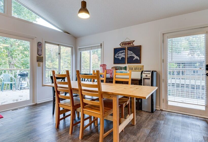 Riverfront Brookston Retreat W/ Deck & River Tubes