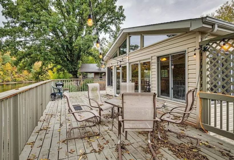 Riverfront Brookston Retreat W/ Deck & River Tubes