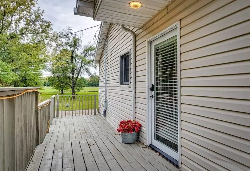 Riverfront Brookston Retreat W/ Deck & River Tubes