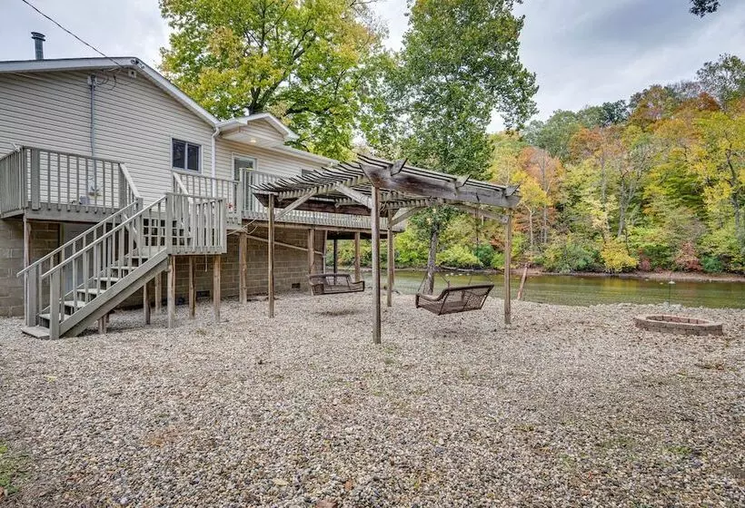 Riverfront Brookston Retreat W/ Deck & River Tubes