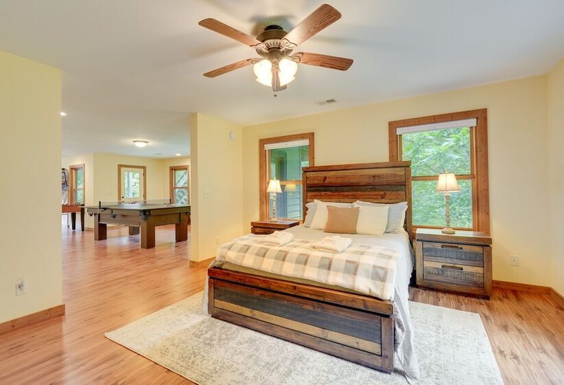 Roan Mountain Home W/ Deck Near Appalachian Trail!