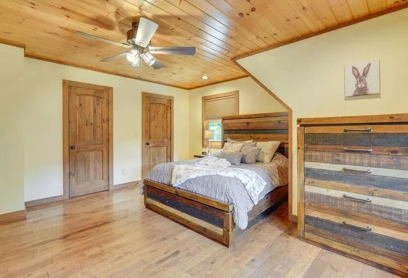 Roan Mountain Home W/ Deck Near Appalachian Trail!