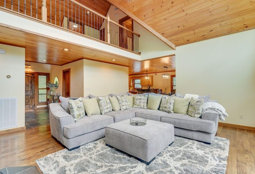 Roan Mountain Home W/ Deck Near Appalachian Trail!