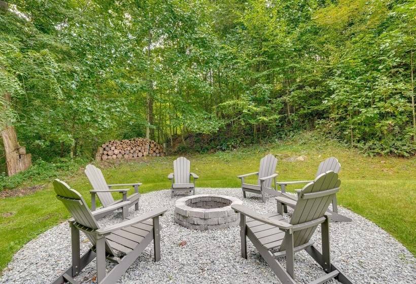 Roan Mountain Home W/ Deck Near Appalachian Trail!