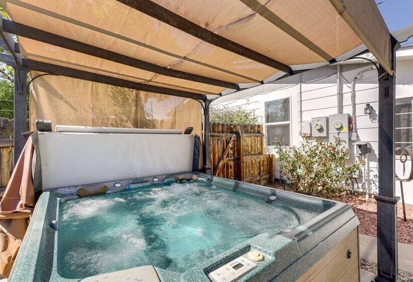 Hot Tub & Fire Pit: Serene Clifton Retreat!