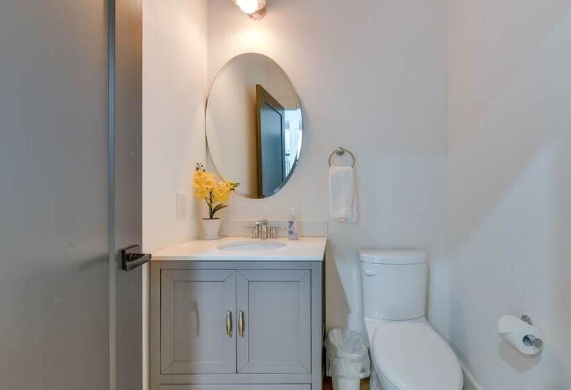 South End Charlotte Townhome < 2 Mi To Uptown!