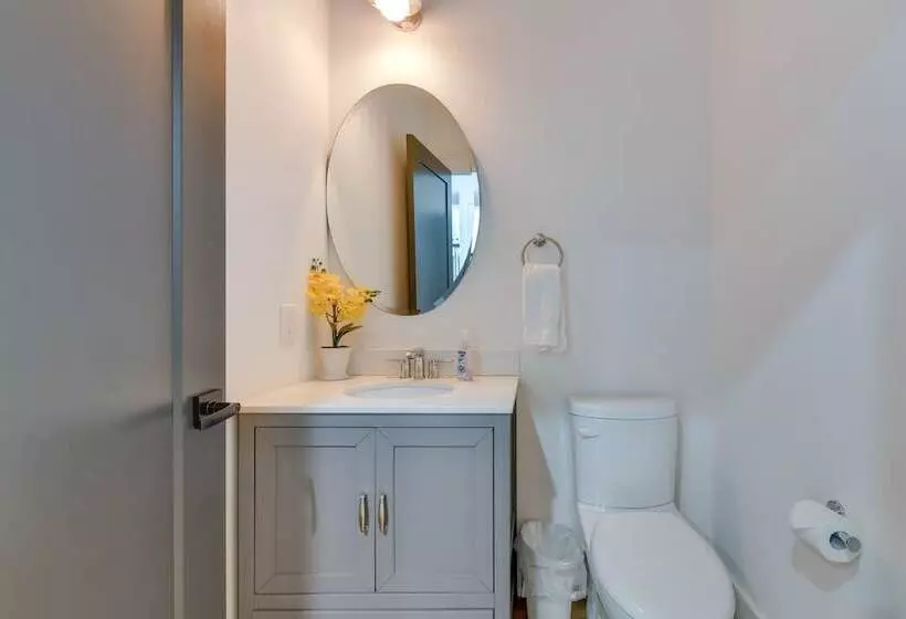 South End Charlotte Townhome < 2 Mi To Uptown!