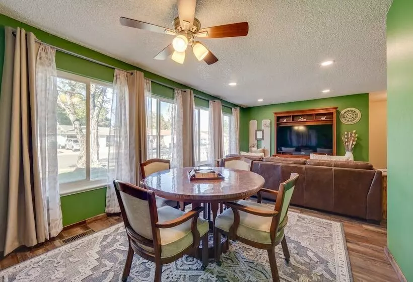 Sparks Retreat W/ Private Hot Tub & Cozy Fireplace