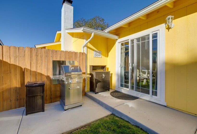 Sparks Retreat W/ Private Hot Tub & Cozy Fireplace