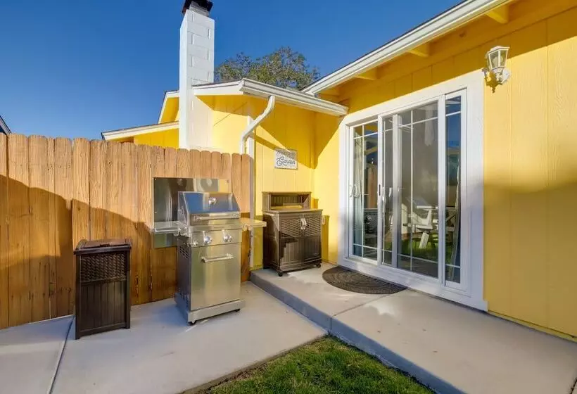 Sparks Retreat W/ Private Hot Tub & Cozy Fireplace