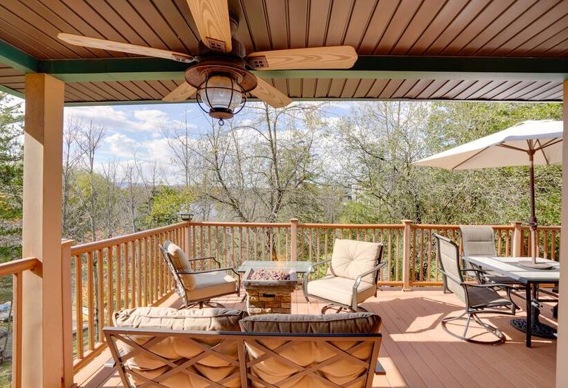 Stunning Athens Home: Mtn Views & Pool Access