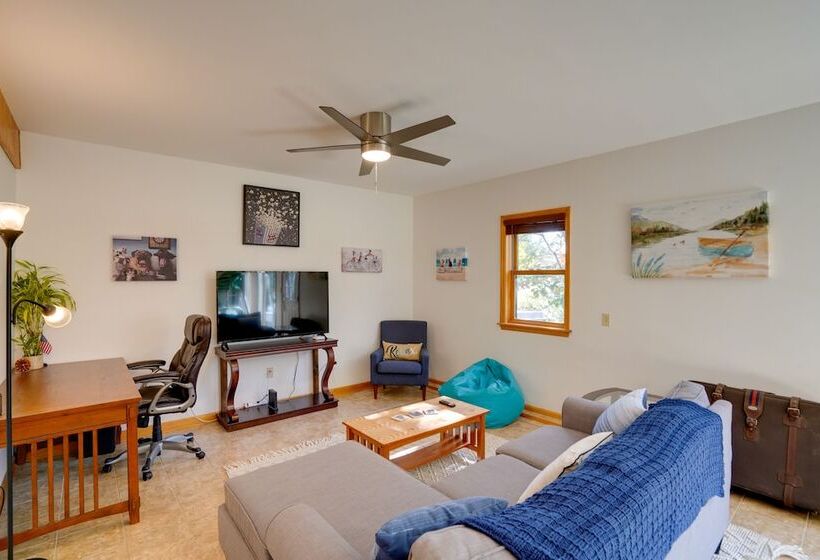 Stunning Athens Home: Mtn Views & Pool Access