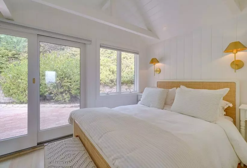 Stunning Ventura Cottage W/ Deck + Ocean View!
