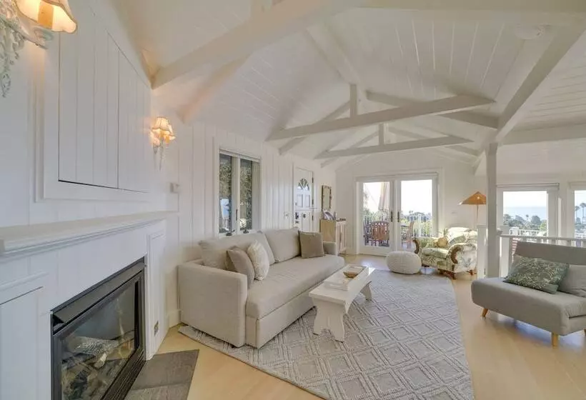 Stunning Ventura Cottage W/ Deck + Ocean View!