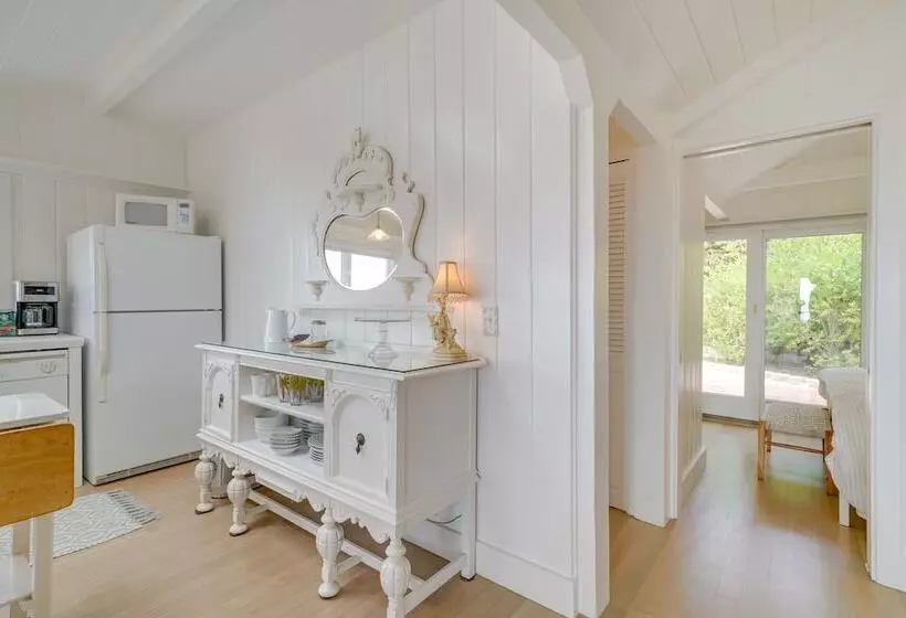 Stunning Ventura Cottage W/ Deck + Ocean View!