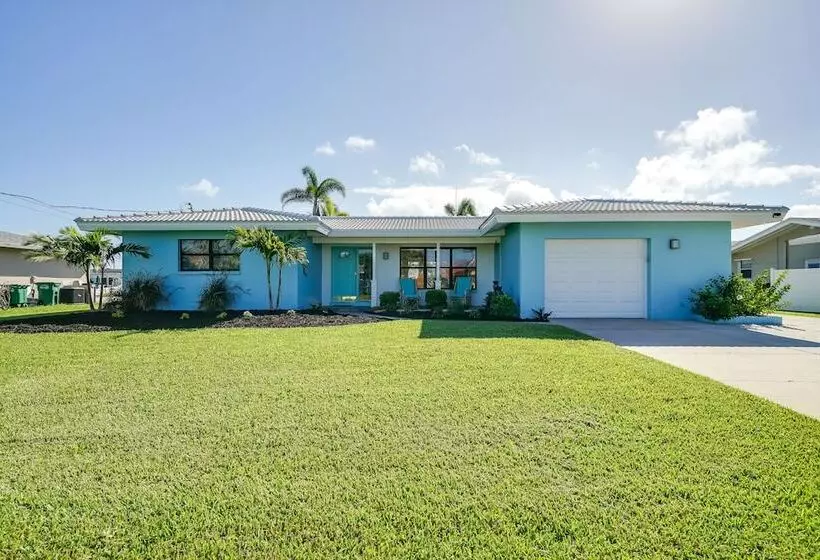 Dock, Grill & Pool: Waterfront Cape Coral Home!