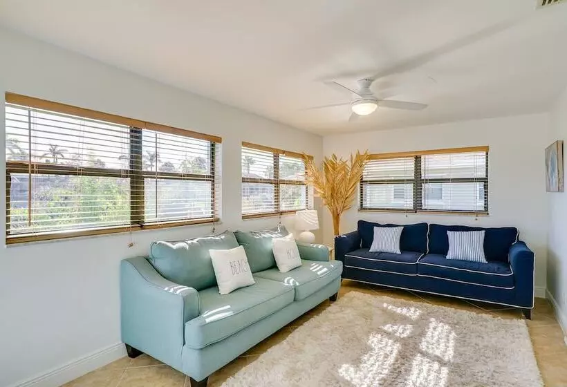 Dock, Grill & Pool: Waterfront Cape Coral Home!