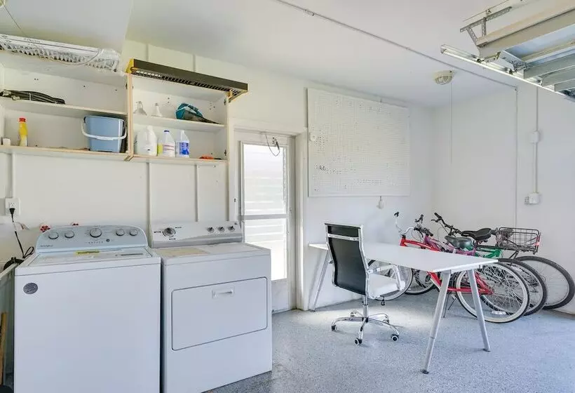 Dock, Grill & Pool: Waterfront Cape Coral Home!