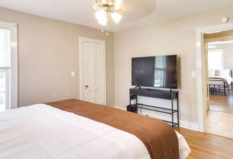 Charming Tullahoma Stay W/ Great Walkable Location
