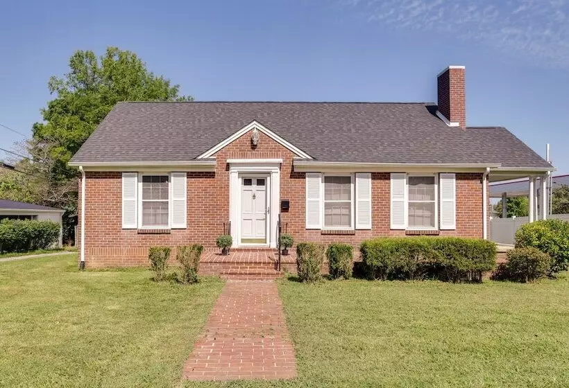Charming Tullahoma Stay W/ Great Walkable Location