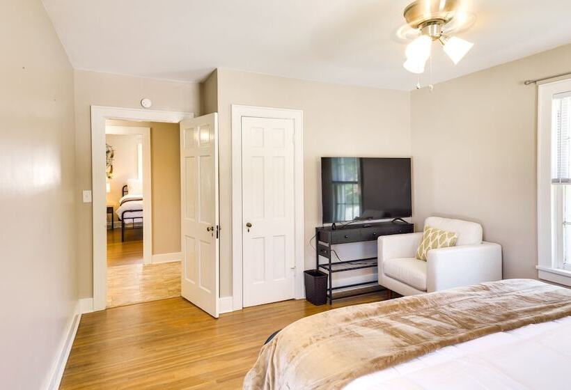 Charming Tullahoma Stay W/ Great Walkable Location