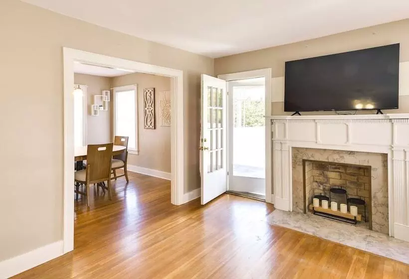 Charming Tullahoma Stay W/ Great Walkable Location