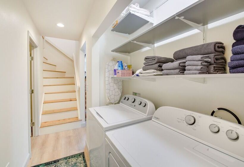 Chic Hot Springs Vacation Rental, Walk To Town!