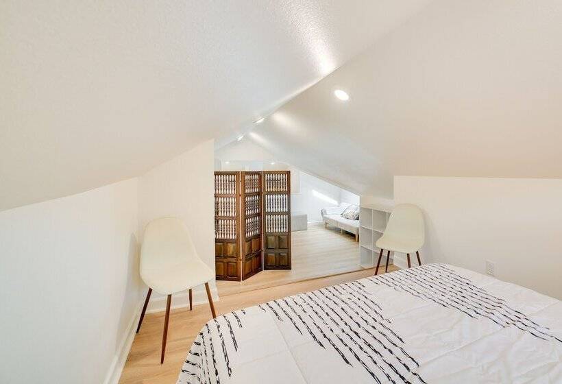 Chic Hot Springs Vacation Rental, Walk To Town!