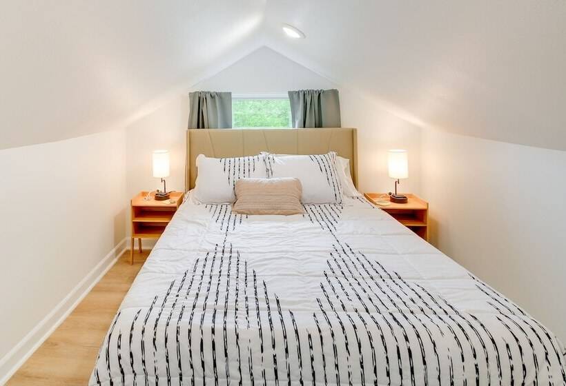 Chic Hot Springs Vacation Rental, Walk To Town!