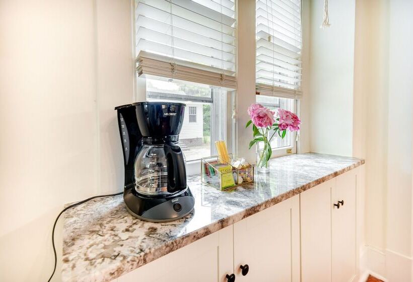 Elizabeth City Vacation Rental: Gazebo W/ Hot Tub!