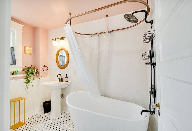 Elizabeth City Vacation Rental: Gazebo W/ Hot Tub!