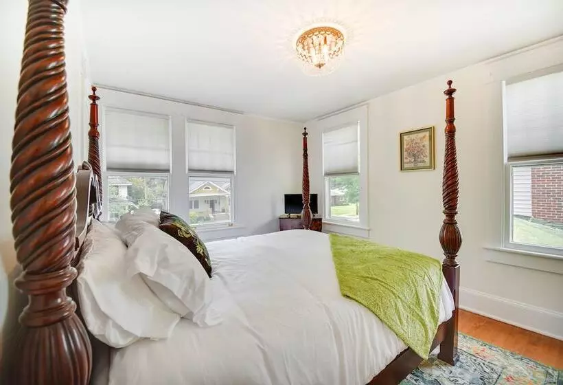 Elizabeth City Vacation Rental: Gazebo W/ Hot Tub!