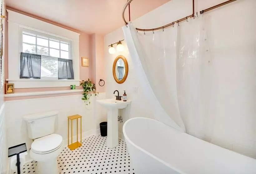 Elizabeth City Vacation Rental: Gazebo W/ Hot Tub!