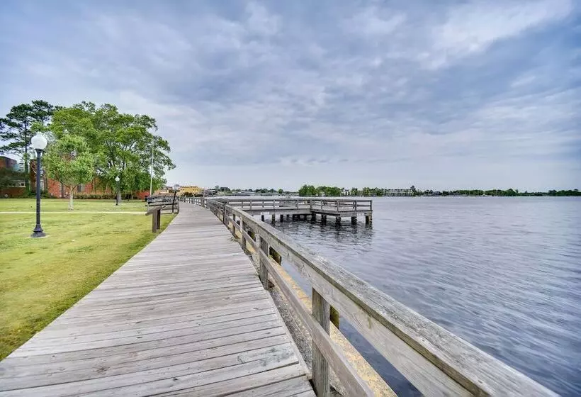 Elizabeth City Vacation Rental: Gazebo W/ Hot Tub!