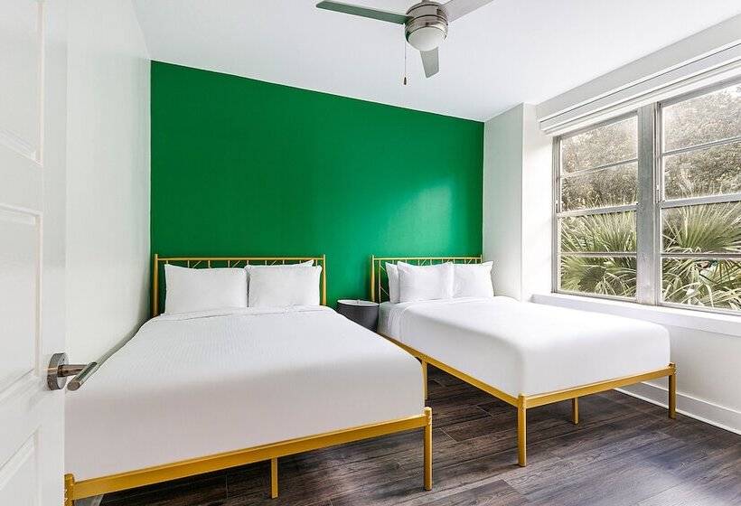 Gorgeous 4br Condo Steps To Fq