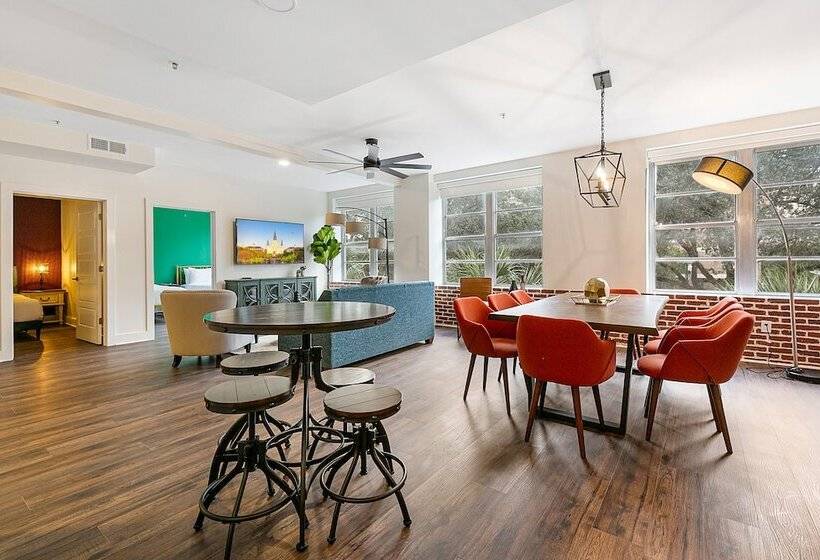 Gorgeous 4br Condo Steps To Fq