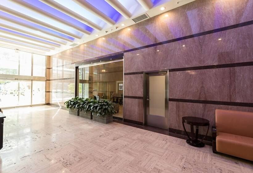 Gorgeous 4br Condo Steps To Fq