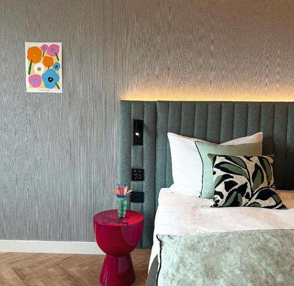 H4 Hotel Wyndham Paris Pleyel Resort