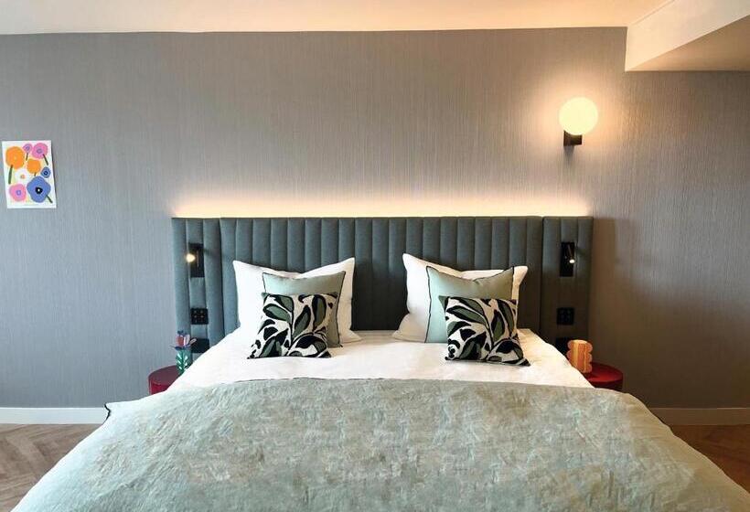 H4 Hotel Wyndham Paris Pleyel Resort