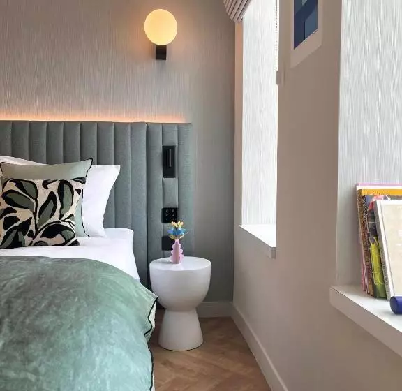 H4 Hotel Wyndham Paris Pleyel Resort