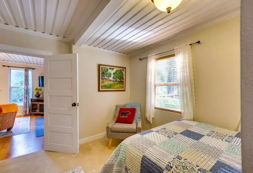 Historic Mapleton Cottage W/ River Views & Hot Tub